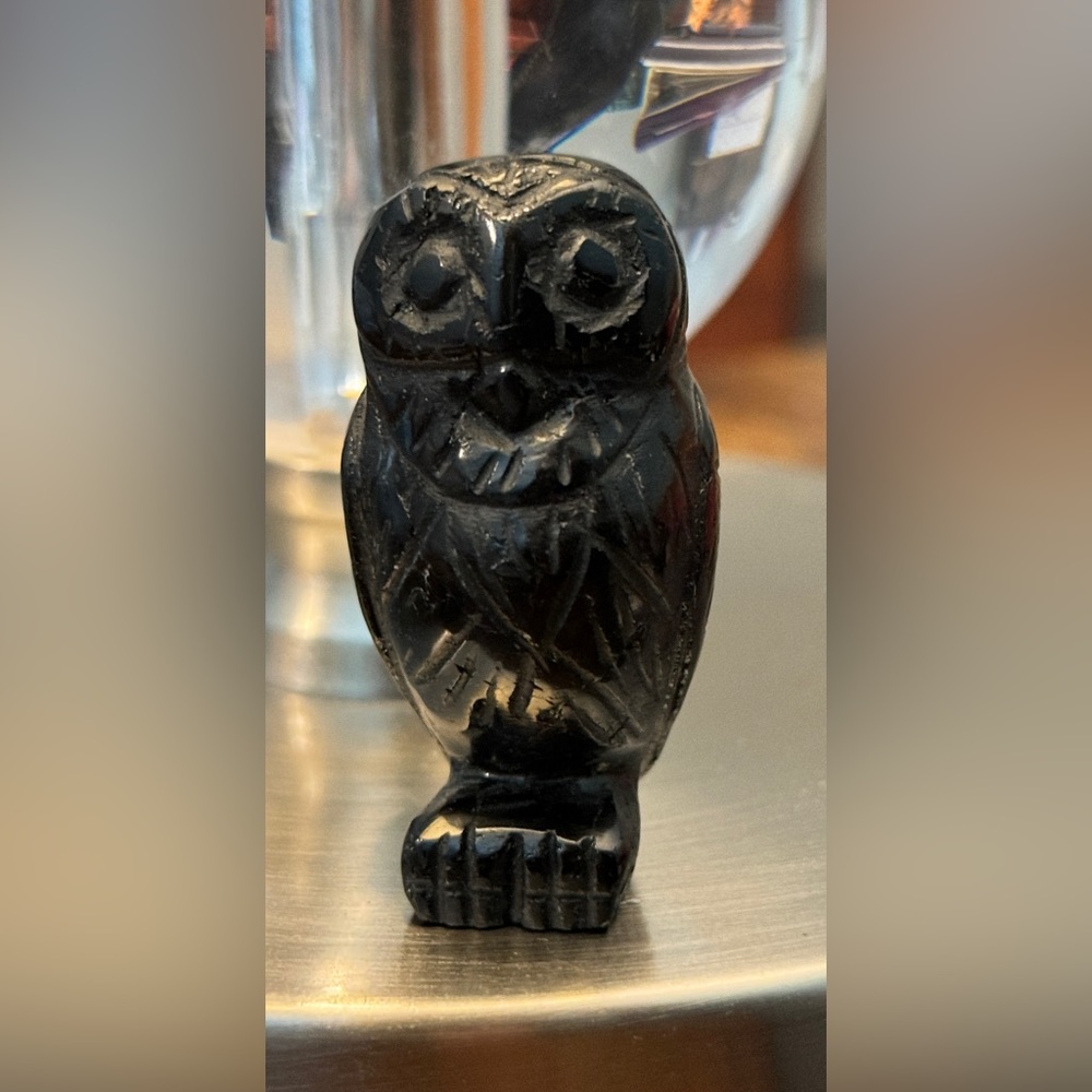 Black obsidian owl carving